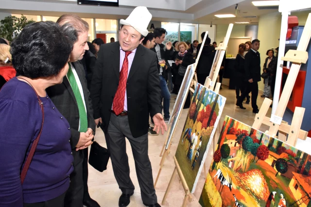 В Стамбуле Открылась Выставка Памяти Чингиза Айтматова