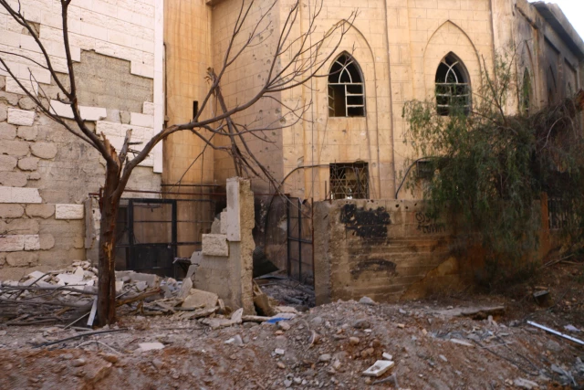 Сторонники Асада Грабят Могилы Христиан В Сирии