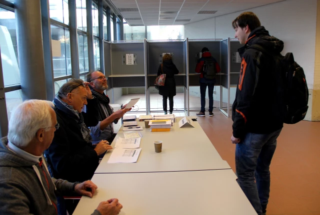 انطلاق عملية التصويت في الانتخابات المحلية الهولندية