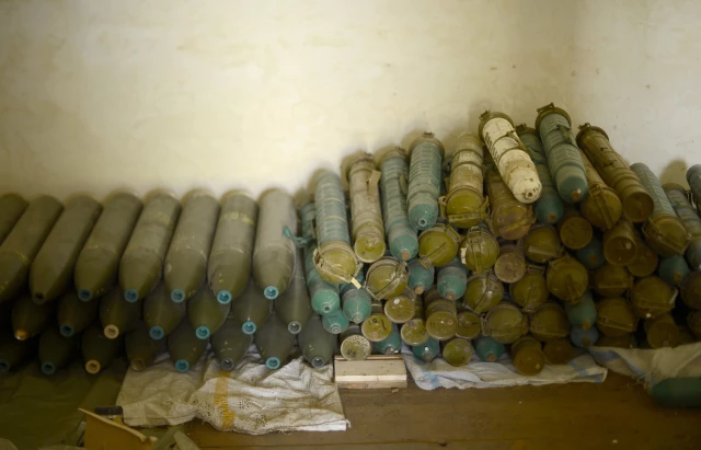الجيش الحر يعثر على مخزن أسلحة بعفرين يحوي صواريخ 