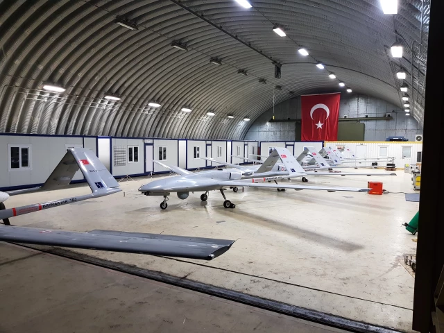 الطائرات بدون طيار التركية حلقت 4 آلاف ساعة في سماء 