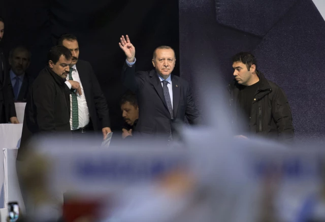 أردوغان ينتقد ازداوجية المعايير التي تتبناها الحكومات الغربية بالمنطقة