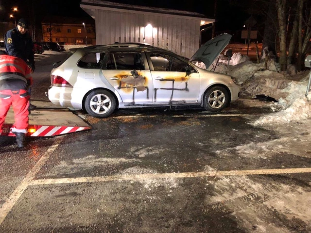 متطرفون يحرقون سيارة مواطن إريتري شمالي السويد