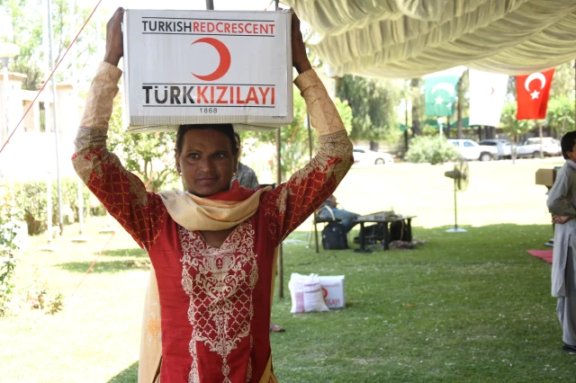 Турция Оказывает Гумпомощь Населению Пакистана