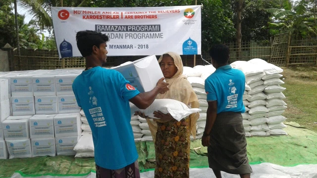 Turkey Distributes Ramadan Aid To Rohingya İn Myanmar