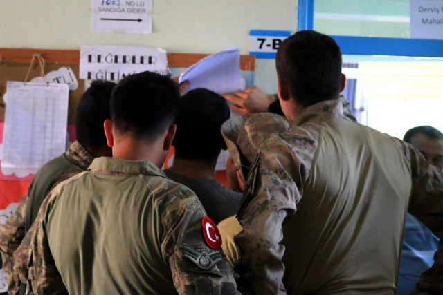 Турецкие Военные Из Африна Проголосовали На Выборах