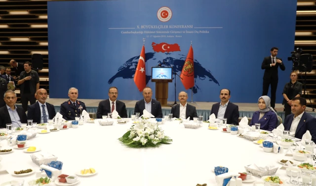 جاويش أوغلو: العالم بأسره رأى قوة تركيا بالميدان وعلى طاولة المفاوضات