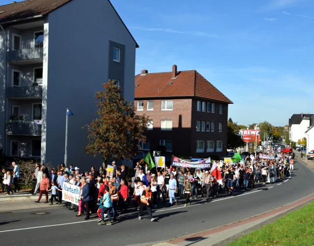 ألمان يتظاهرون ضد العنصرية في بلادهم