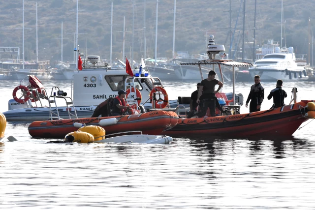 2 Die As Migrant Boat Sinks Off Turkey's Aegean Coast