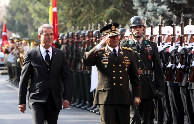 وزير الدفاع التركي يستقبل نظيره الفنزويلي في أنقرة