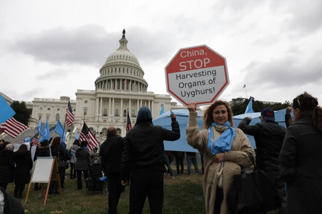 В Вашингтоне Протестуют Против Давления Китая На Уйгуров