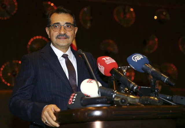 وزير الطاقة التركي يرفض أي مشروع لم يحظ بموافقة أنقرة في قبرص