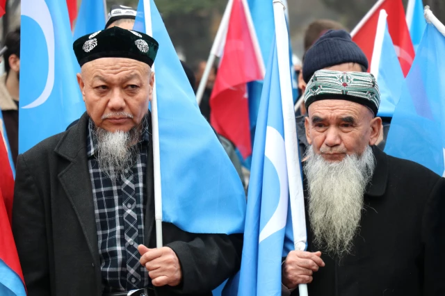 مسيرة التضامن مع مسلمي الأيغور تواصل طريقها إلى أنقرة