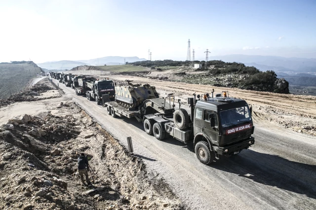 وصول قوات خاصة تركية إلى الحدود مع إدلب السورية