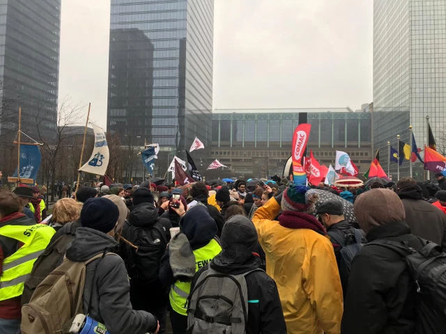 بروكسل.. آلاف المتظاهرين ينددون بسياسات الحكومة ضد المهاجرين