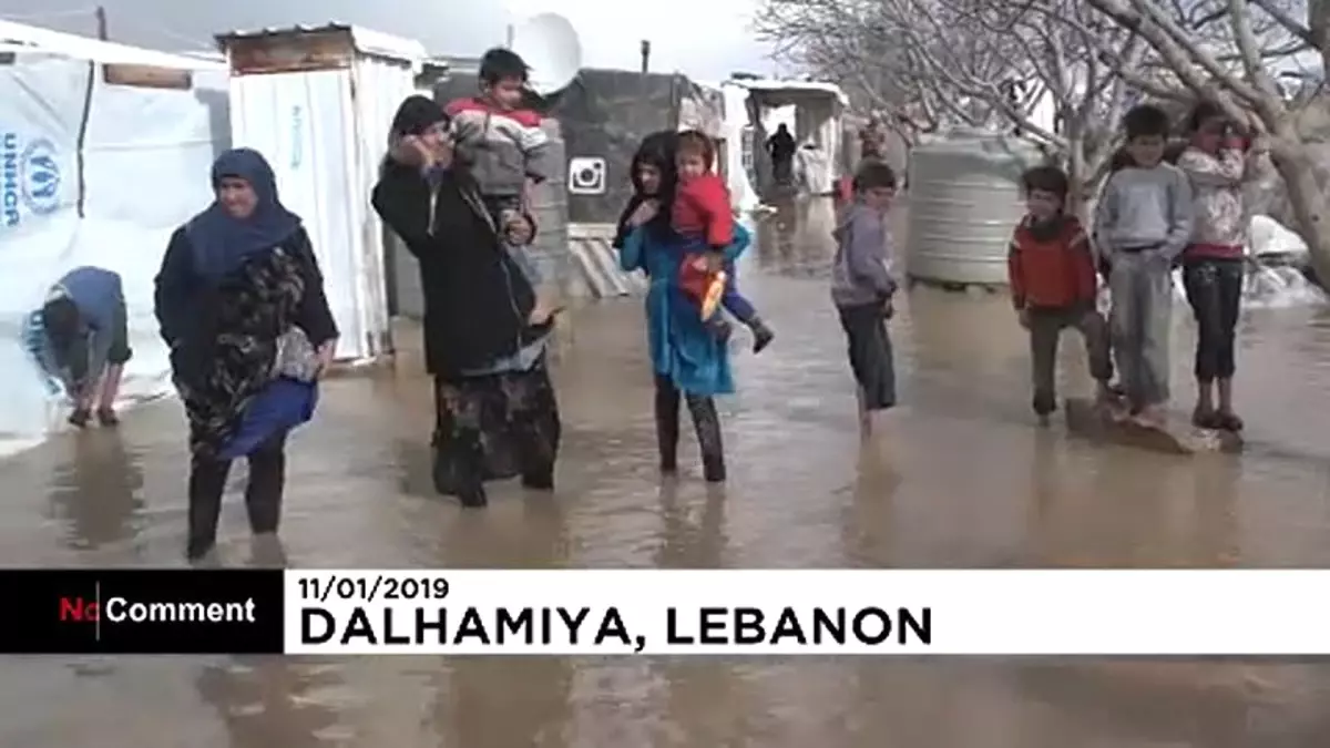 Lübnan'daki Suriyeli Mültecilerin Kaldığı Çadırlar Sele Teslim Oldu Lübnan'daki Suriyeli Mültecilerin Kaldığı Çadırlar Sele Teslim Oldu