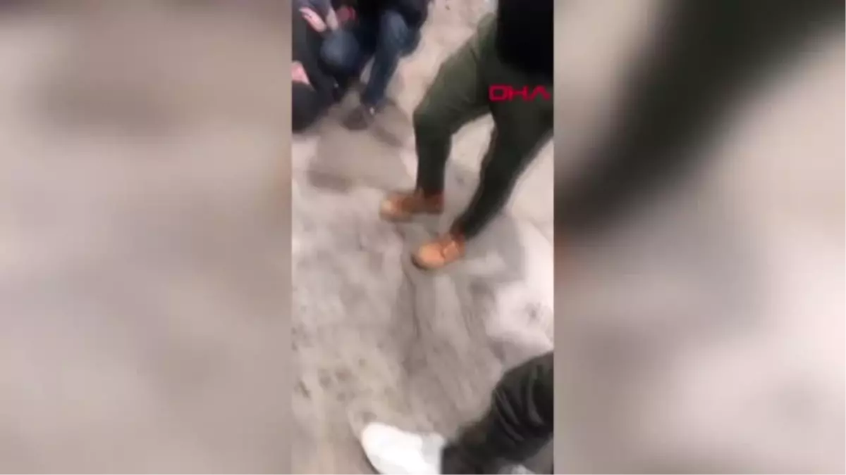 Ankara'da Trafik Kazası: 4 Yaralı Ankara'da Trafik Kazası: 4 Yaralı