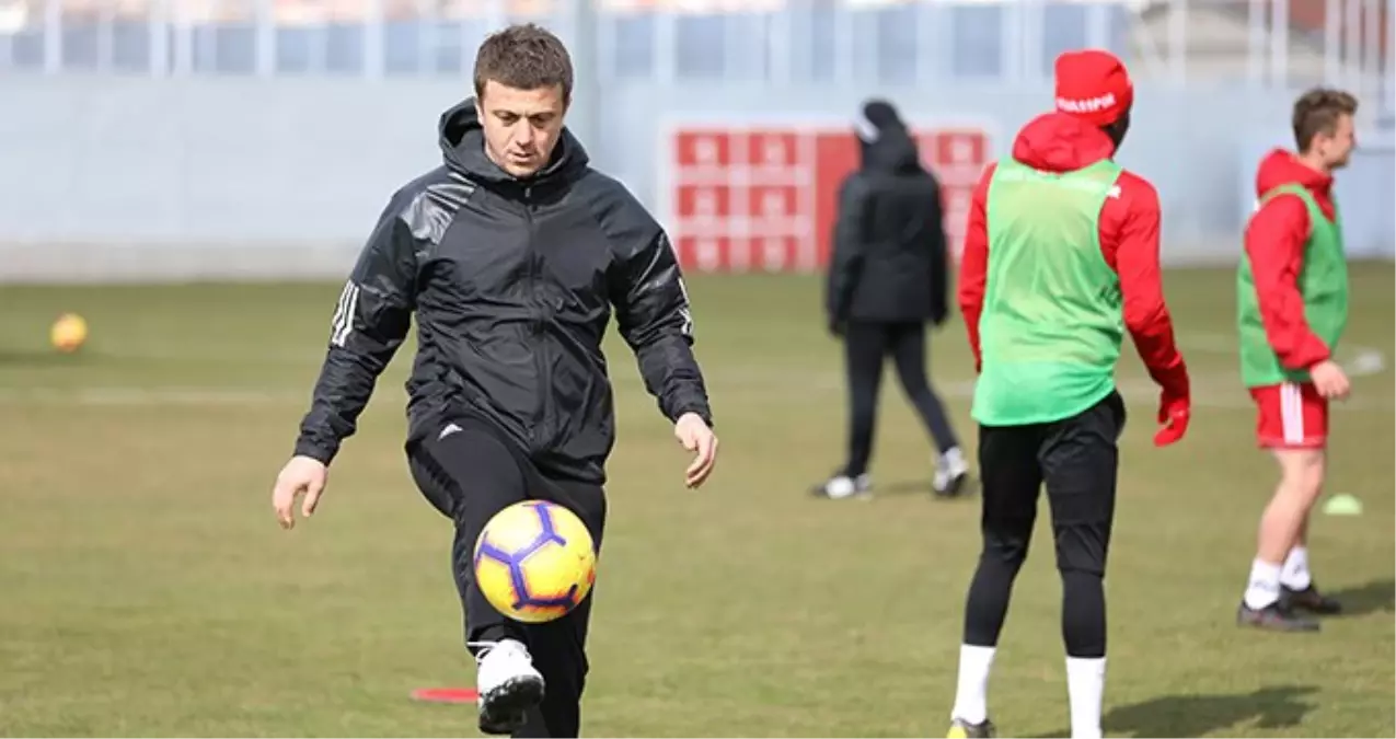 Sivasspor Teknik Direktörü Hakan Keleş'ten Beşiktaş'a Gözdağı Sivasspor Teknik Direktörü Hakan Keleş'ten Beşiktaş'a Gözdağı