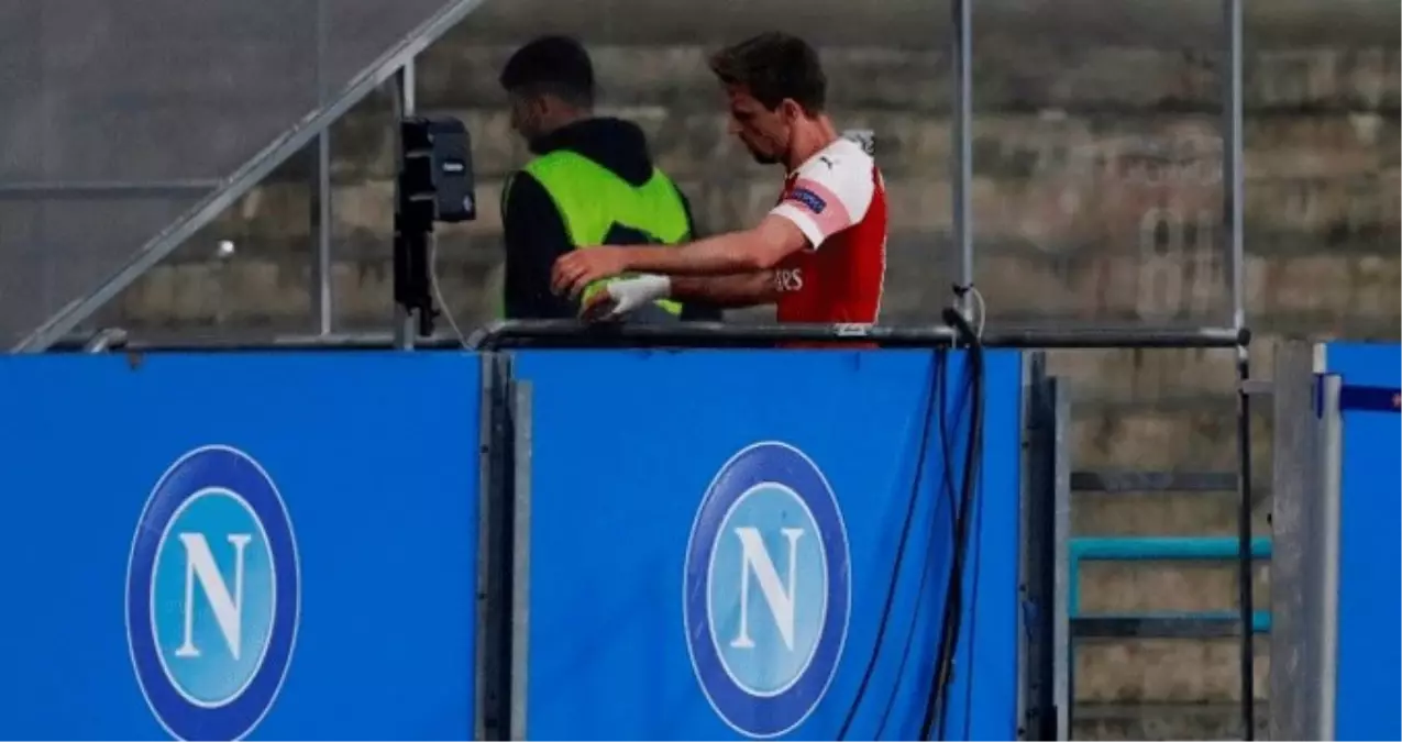 Arsenal-Napoli Maçına Damga Vurdu! Maç Oynanırken Tuvalete Gitti Arsenal-Napoli Maçına Damga Vurdu! Maç Oynanırken Tuvalete Gitti