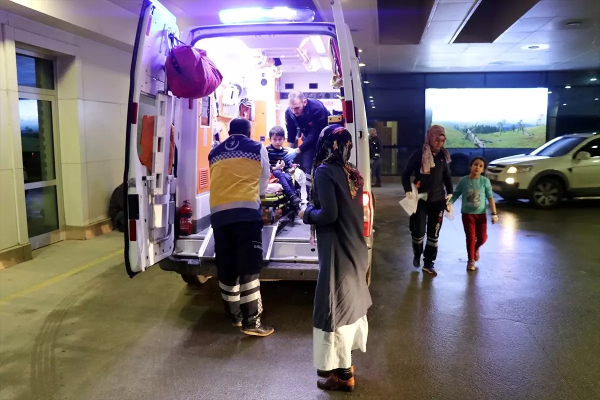 Düğünde İkram Edilen Tavuklu Pilavı Yiyenler, Soluğu Hastanede Aldı Düğünde İkram Edilen Tavuklu Pilavı Yiyenler, Soluğu Hastanede Aldı