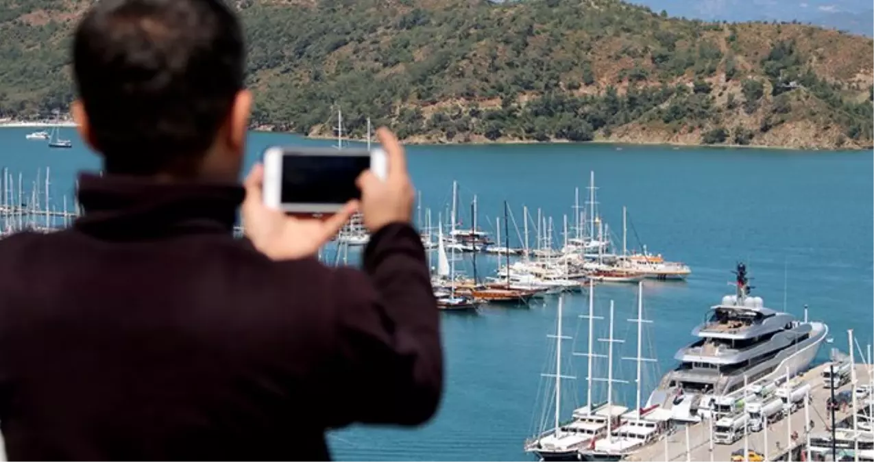 Gören Telefona Sarıldı! Dev Yat Fethiye'den 160 Bin Litre Yakıt Aldı Gören Telefona Sarıldı! Dev Yat Fethiye'den 160 Bin Litre Yakıt Aldı