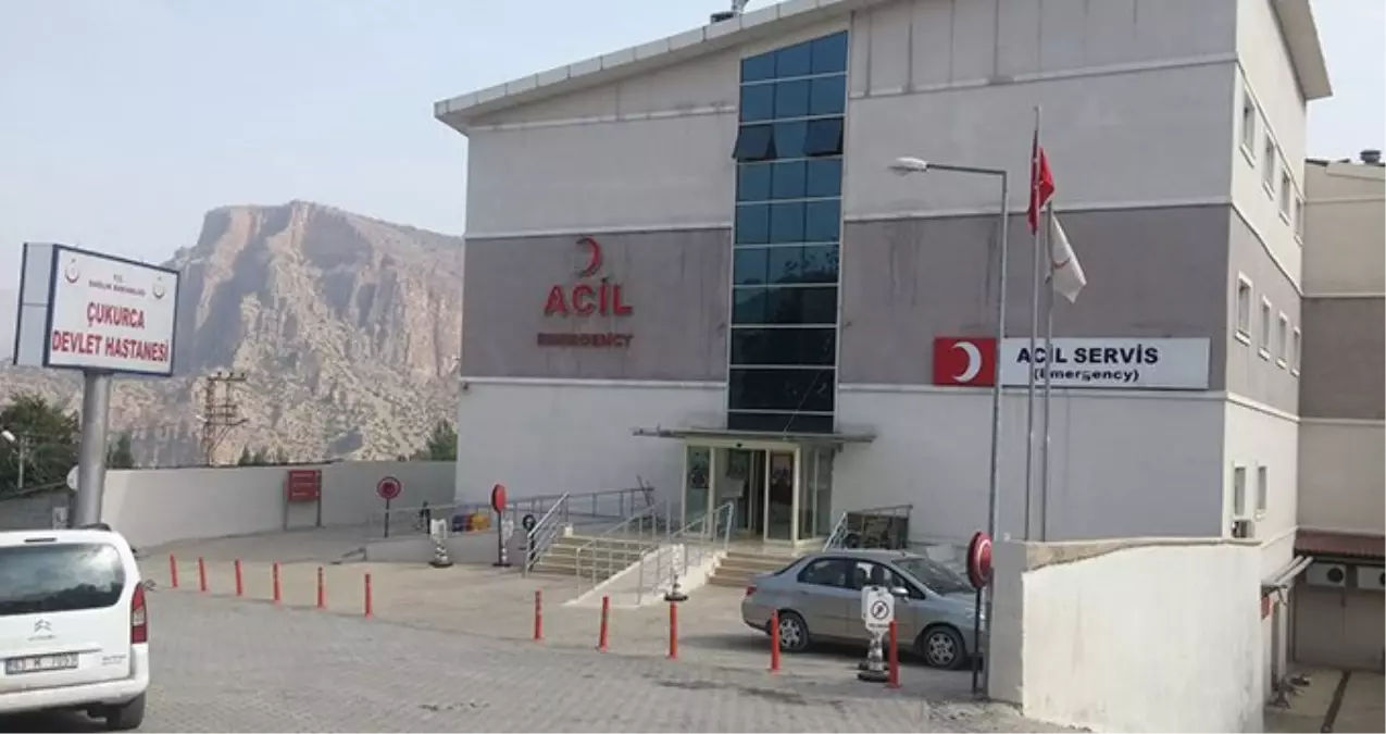 Çukurca'da PKK'lılardan Taciz Ateşi: 2 Asker Yaralı Çukurca'da PKK'lılardan Taciz Ateşi: 2 Asker Yaralı