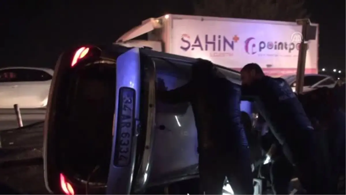 Kocaeli'de Trafik Kazası: 4 Yaralı Kocaeli'de Trafik Kazası: 4 Yaralı