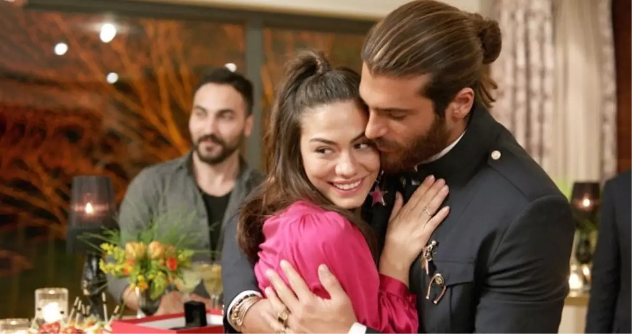 Erkenci Kuş Dizisinin Başrol Oyuncuları, Türkiye Gençlik Ödülleri'ne Damga Vurdu Erkenci Kuş Dizisinin Başrol Oyuncuları, Türkiye Gençlik Ödülleri'ne Damga Vurdu