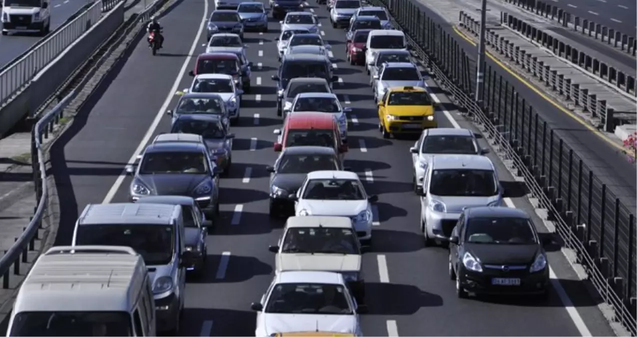 Trafik Kurallarını İhlal Eden Sürücüler Daha Fazla Trafik Sigortası Ödeyecek Trafik Kurallarını İhlal Eden Sürücüler Daha Fazla Trafik Sigortası Ödeyecek