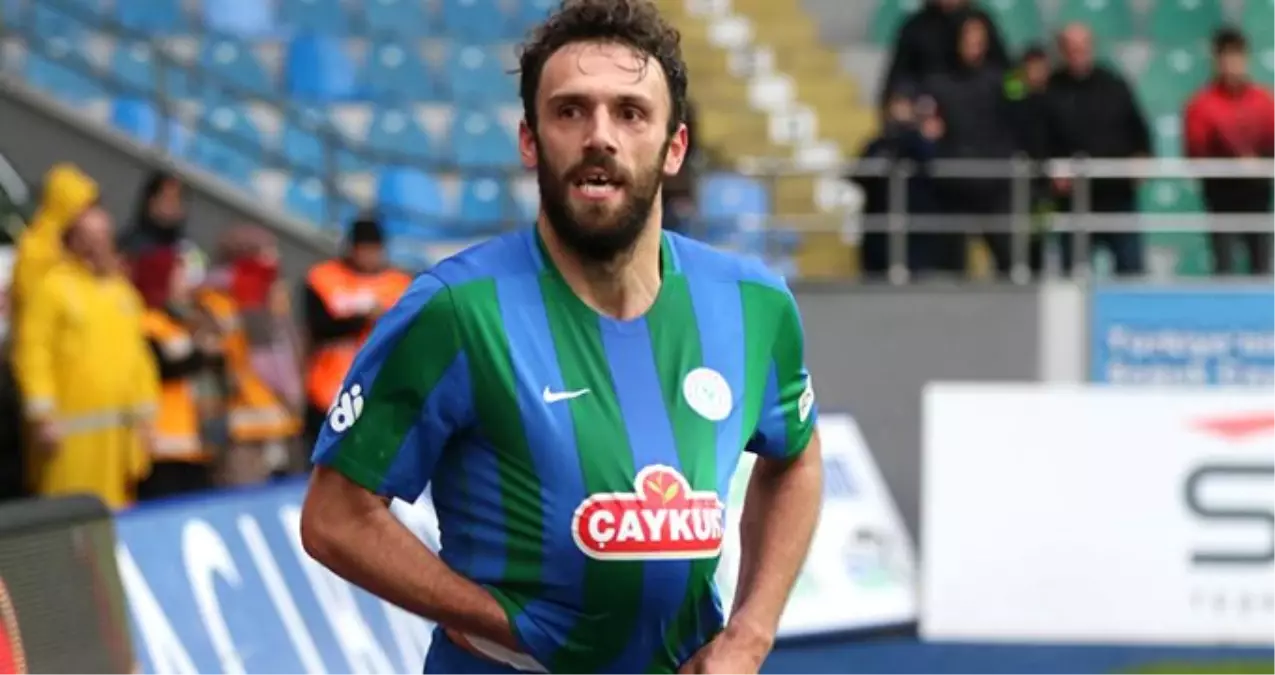 Çaykur Rizespor, Vedat Muriqi'in Fenerbahçe'ye Transfer Olacağı İddialarını Yalanladı! Çaykur Rizespor, Vedat Muriqi'in Fenerbahçe'ye Transfer Olacağı İddialarını Yalanladı!