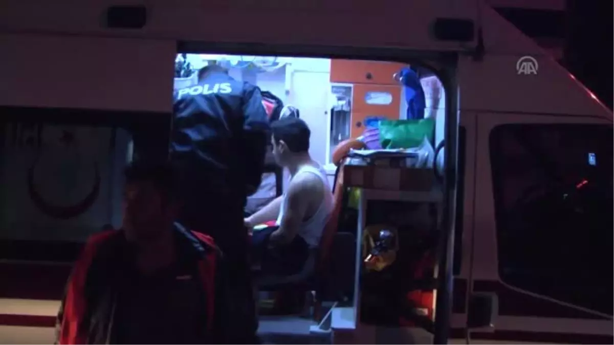 Kocaeli'de Trafik Kazası: 2 Yaralı Kocaeli'de Trafik Kazası: 2 Yaralı