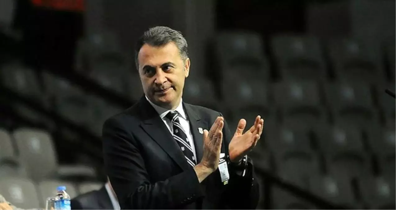 Beşiktaşlı Taraftarlardan Fikret Orman'a Tepki Beşiktaşlı Taraftarlardan Fikret Orman'a Tepki
