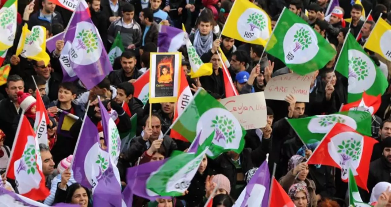 HDP'den İstanbul İçin Yeni Slogan: Her Şey Muhteşem Olacak HDP'den İstanbul İçin Yeni Slogan: Her Şey Muhteşem Olacak
