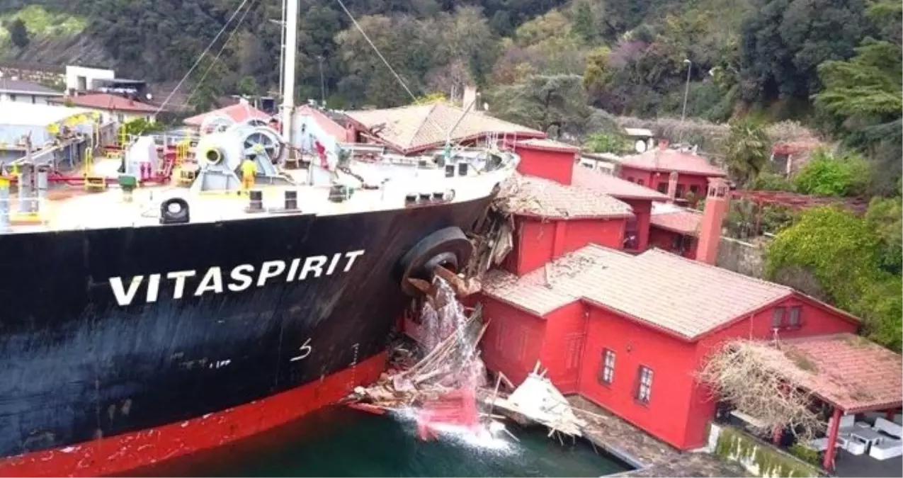 Tarihi Yalıya Çarpan Geminin Sahibinin Ödeyeceği Miktar Belli Oldu Tarihi Yalıya Çarpan Geminin Sahibinin Ödeyeceği Miktar Belli Oldu