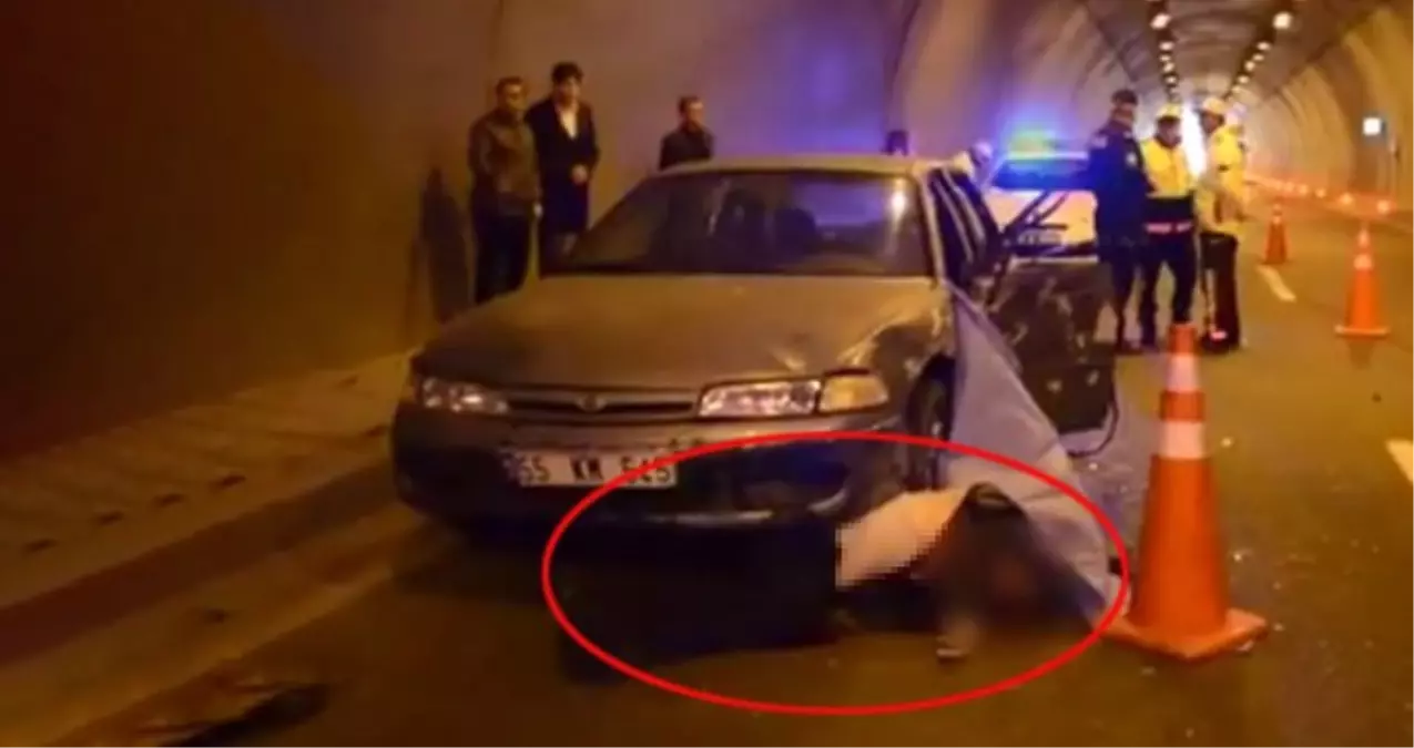 Tünelde Arıza Yapan Otomobilini İterken Kamyonun Altında Kaldı! Dehşet Anı Kamerada Tünelde Arıza Yapan Otomobilini İterken Kamyonun Altında Kaldı! Dehşet Anı Kamerada