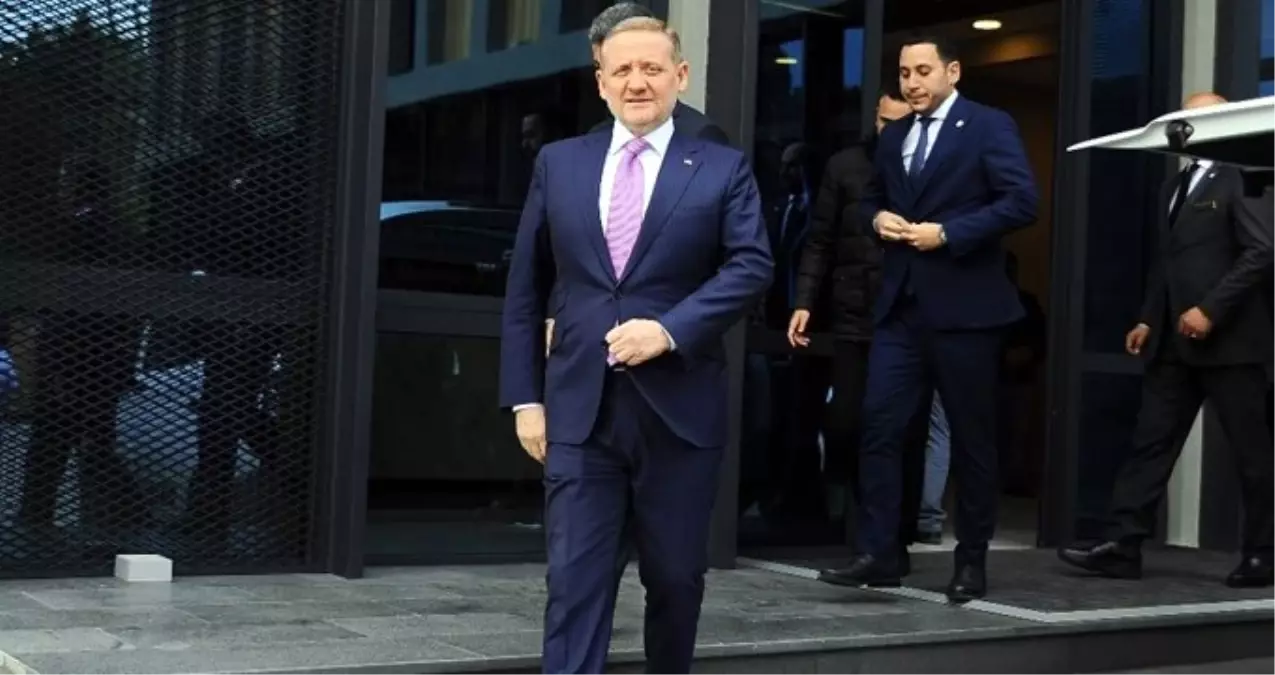Medipol Başakşehir Başkanı Göksel Gümüşdağ Stadın İsminin Değiştirilmeyeceğini Açıkladı Medipol Başakşehir Başkanı Göksel Gümüşdağ Stadın İsminin Değiştirilmeyeceğini Açıkladı