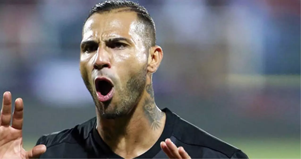 Quaresma'dan Taraftarın Yorumuna Olay Cevap Quaresma'dan Taraftarın Yorumuna Olay Cevap