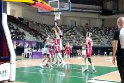 Kadınlar Basketbol Süper Ligi: İzmit Belediyespor: 103 Birevim Elazığ İl Özel İdare: 64 Kadınlar Basketbol Süper Ligi: İzmit Belediyespor: 103 Birevim Elazığ İl Özel İdare: 64