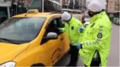 Kovid-19 tedbirleri kapsamında sürücülere uyarı Kovid-19 tedbirleri kapsamında sürücülere uyarı