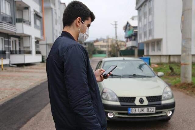 Lise öğrencisi, babasına ait 2003 model otomobili geliştirdiği yazılımla akıllı arabaya dönüştürdü Lise öğrencisi, babasına ait 2003 model otomobili geliştirdiği yazılımla akıllı arabaya dönüştürdü