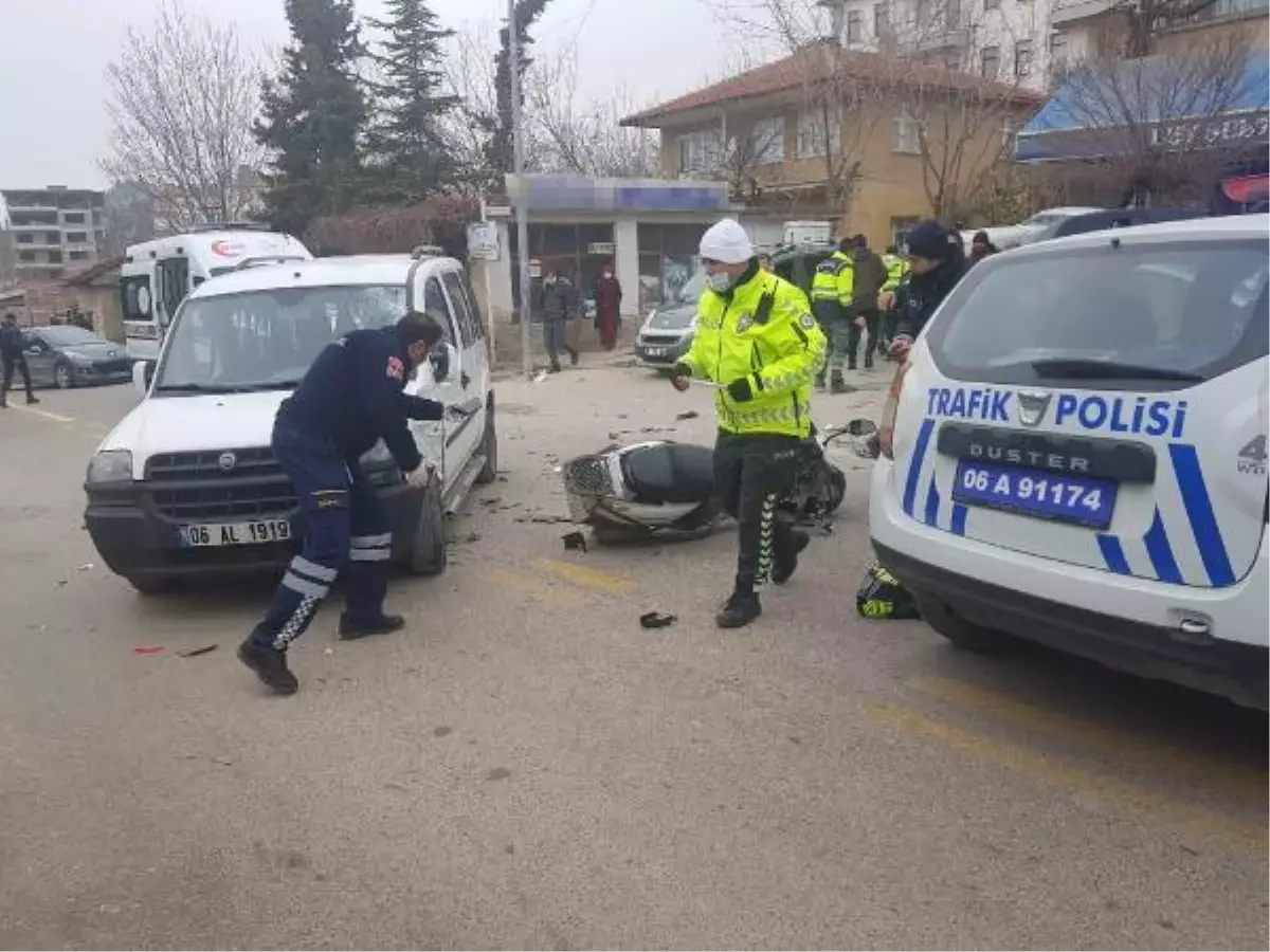 Son dakika Motosikletli kuryenin ağır yaralandığı kaza kamerada