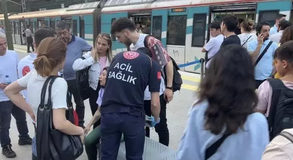 Her Eye Anbean Ahit Oldu Marmaray Da Intihar Eden Gencin Sevgilisi