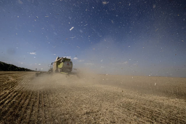 أوكرانيا: 6 ملايين طن من الحبوب في موانئ أوديسا تنتظر التصدير