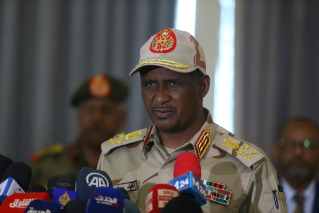 حميدتي يأمل توافق القوى السودانية على تشكيل حكومة مدنية
