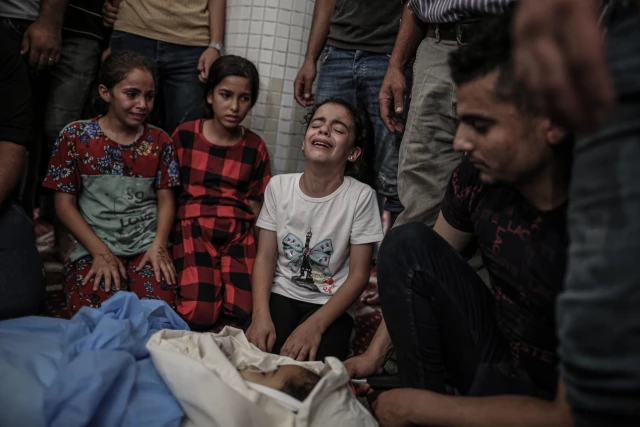 الطفلة ليان.. غارة إسرائيلية تخمد صوتها وتقطع رحلتها لشاطئ غزة