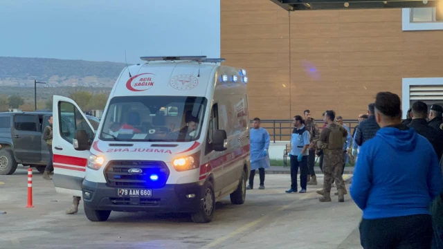 تركيا.. إصابة جندي وعنصري شرطة بسقوط قذيفة قرب الحدود مع سوريا