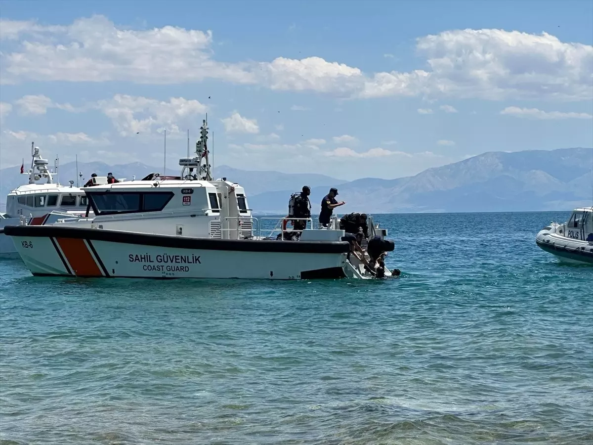 Van G L Nde Serinlemek In Giren Ki Inin Cans Z Bedeni Bulundu