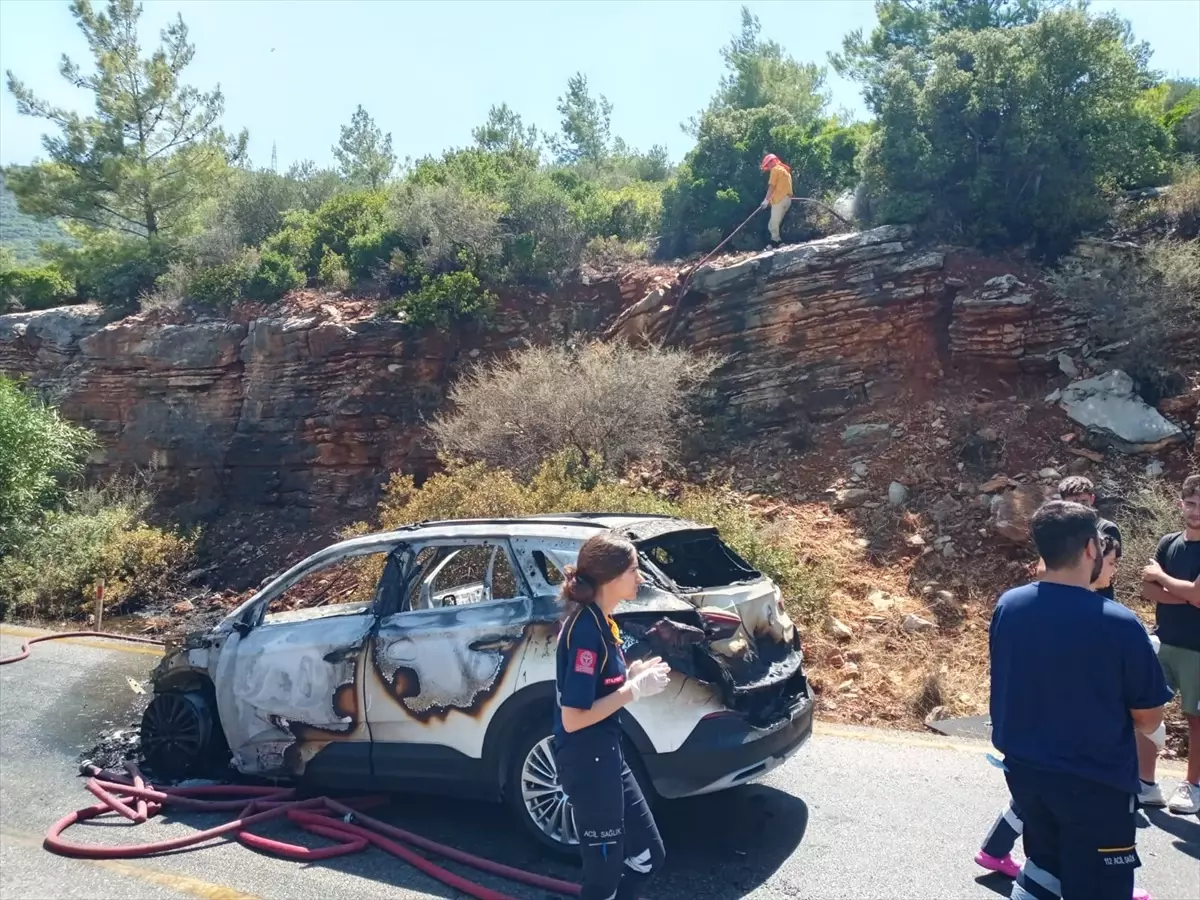 Bodrum da seyir halindeki otomobil alev aldı Haberler