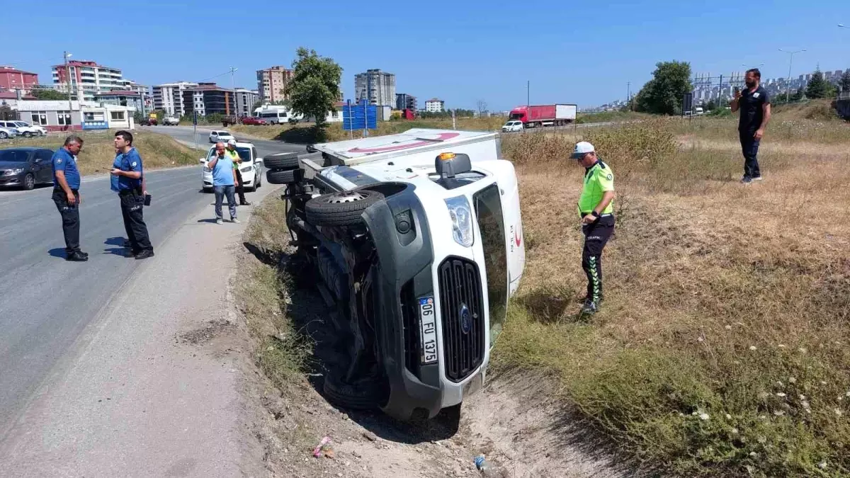 Samsun da Türk Kızılay Kan Toplama Aracı Su Kanalına Devrildi 1 Kişi