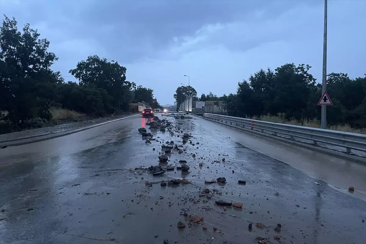 Kayseri De Kuvvetli Ya Nedeniyle Olu An Selde Mahsur Kalan Ki I